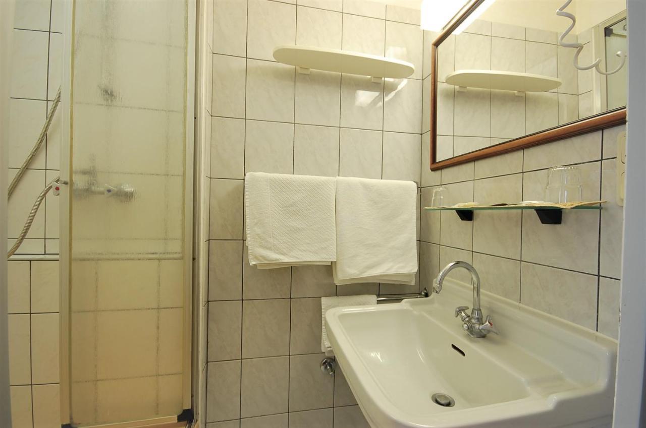 Hotel Haus Isenburg นอยอีเซินบวร์ก ภายนอก รูปภาพ