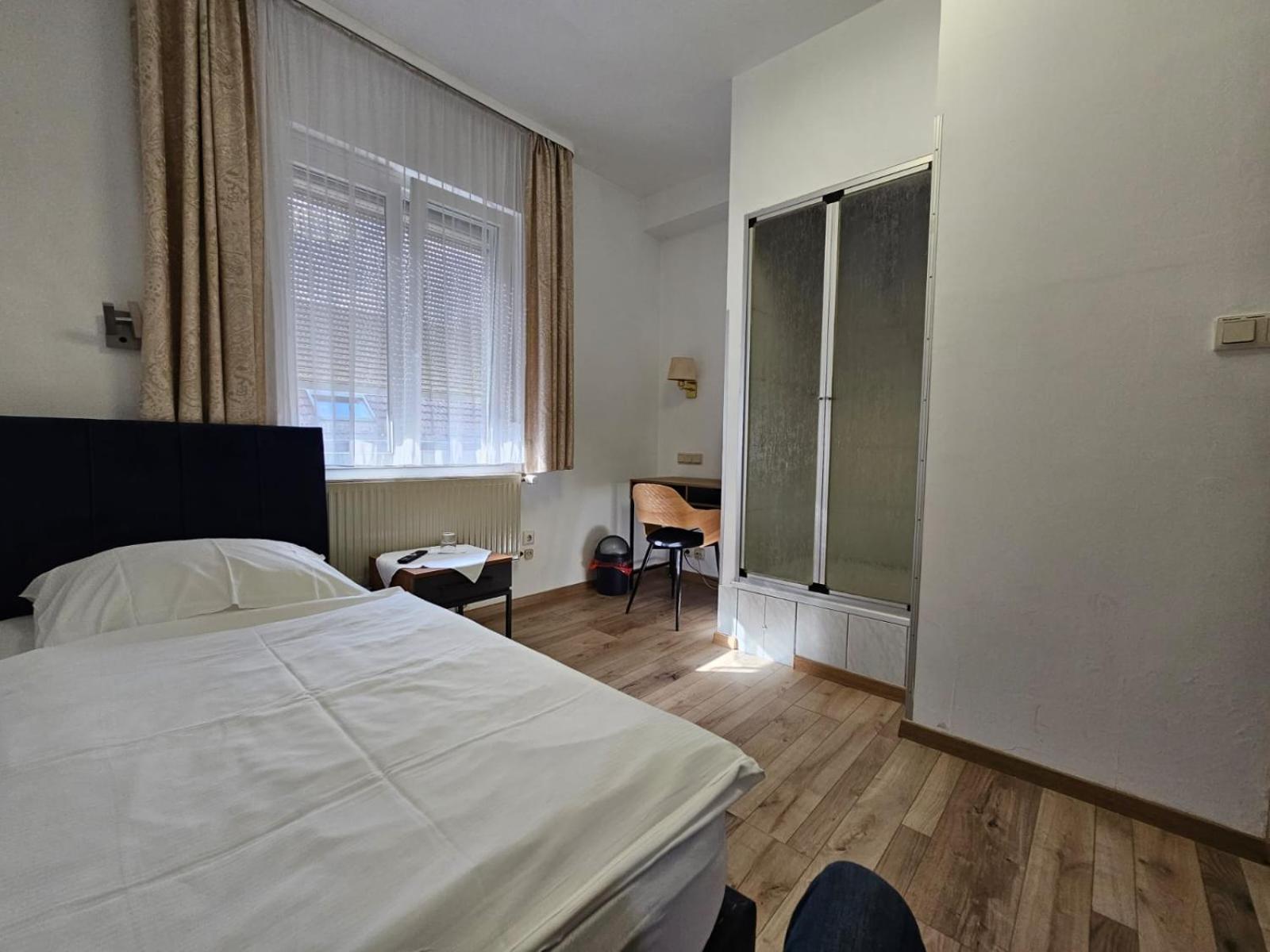 Hotel Haus Isenburg นอยอีเซินบวร์ก ภายนอก รูปภาพ