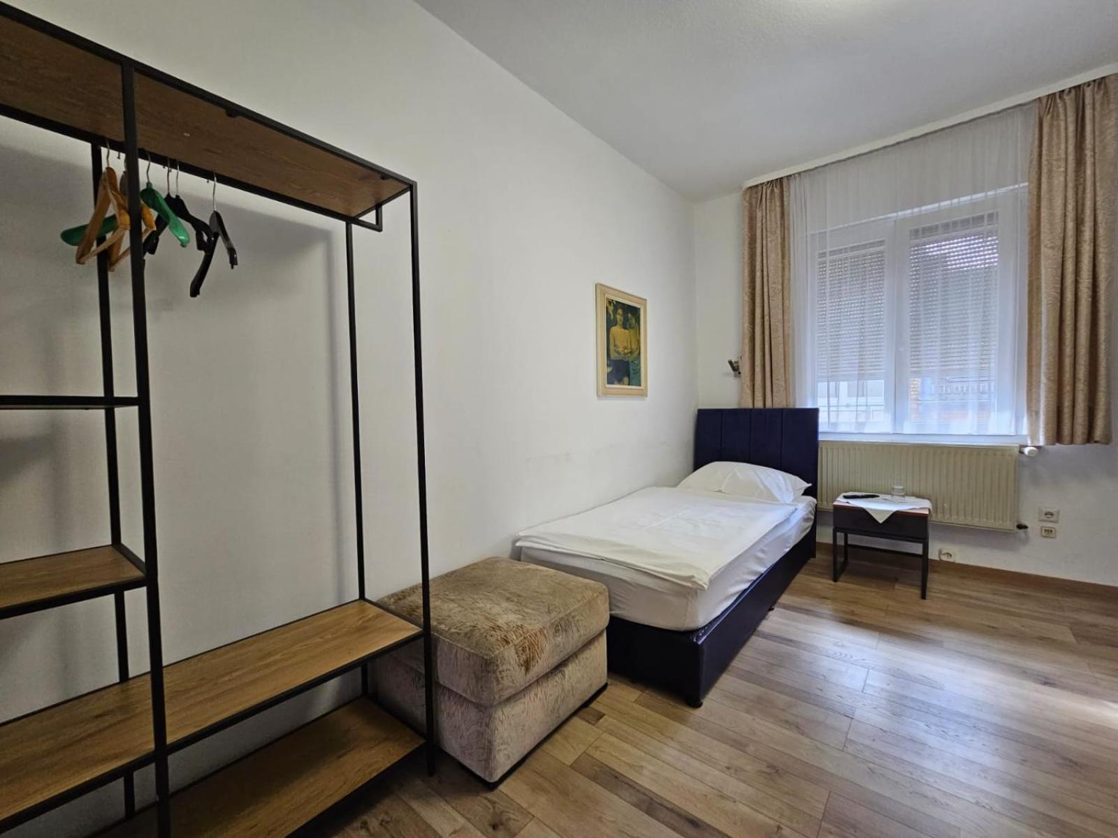 Hotel Haus Isenburg นอยอีเซินบวร์ก ภายนอก รูปภาพ